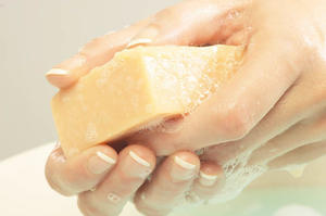 Действие хозяйственного мыла на кожу