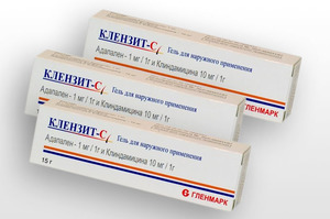 В состав препарата входят антибиотик Клиндамицин и адапален